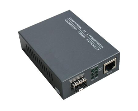 121004. Gigabit Media Converter, SFP Slot/ LC Connector